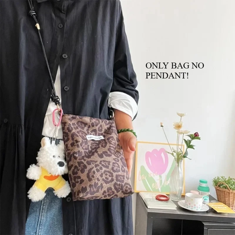Fashionable Leopard Print Canvas Phone Bag for Girls with Adjustable Shoulder Strap Versatile Mini Messenger Bag
