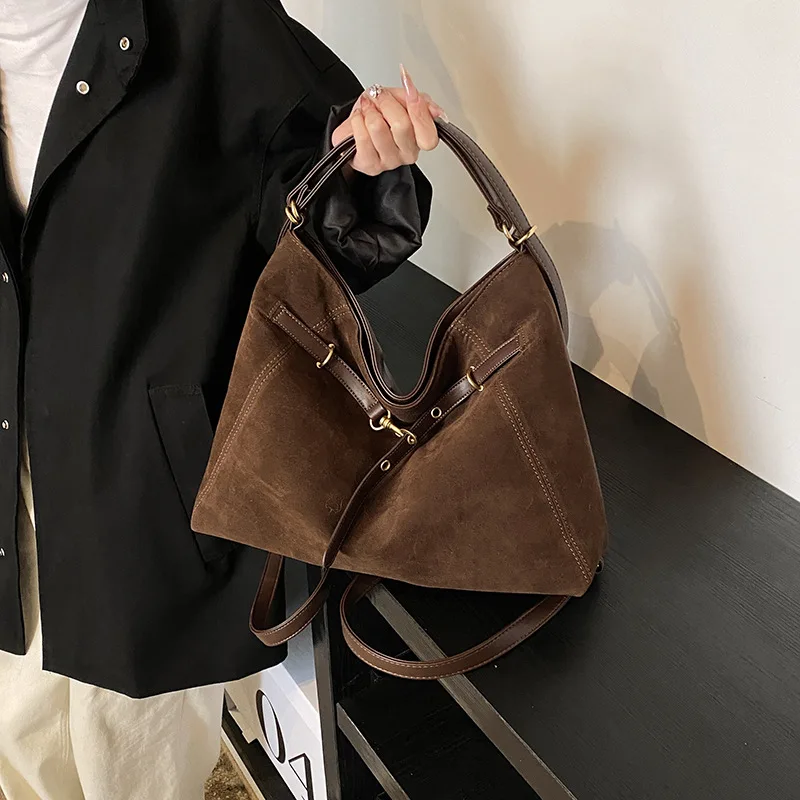

Vintage Suede Backpack for Women Large Capacity Multifunctional Tote Bag Convertible Commuter Daypack for Campus High Quality
