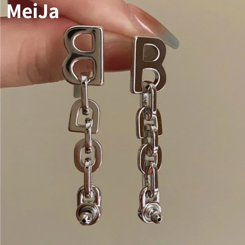 

Modern Jewelry European and American Design B with Chain Dangle Earrings For Women Fashion Accessories 2024 Trend New