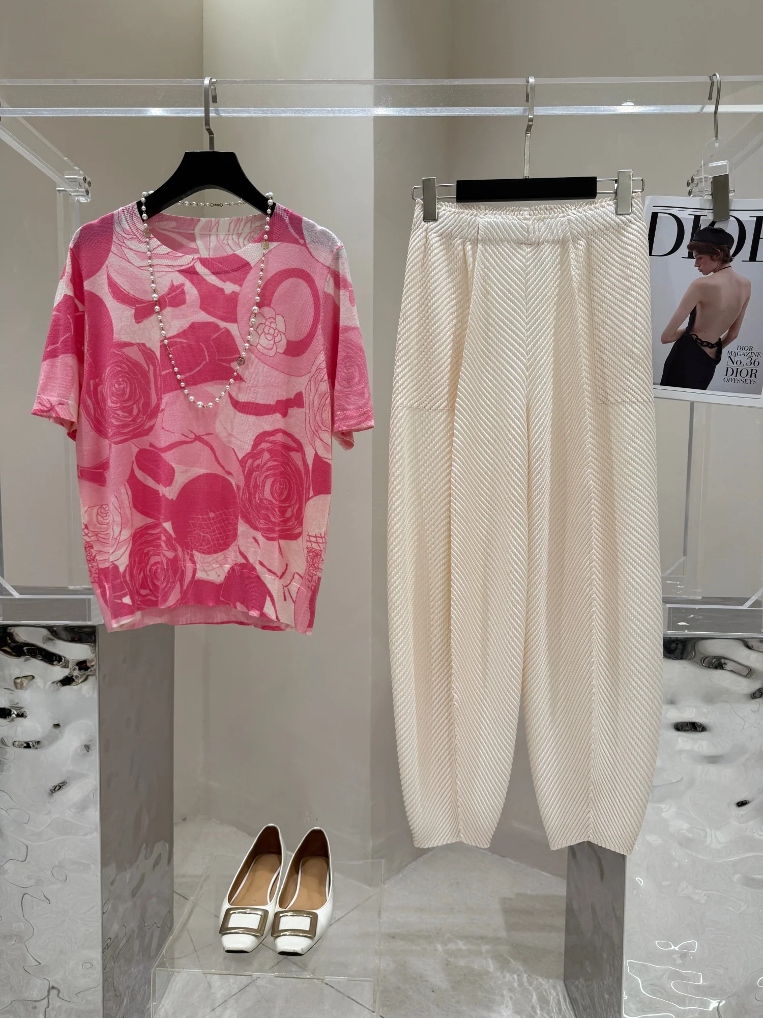 

Elegant Summer New Arrival Two-Piece Set Luxury Sensation Mom Fashionable Senior Women's Fashion Set High Elasticity Polyeste...