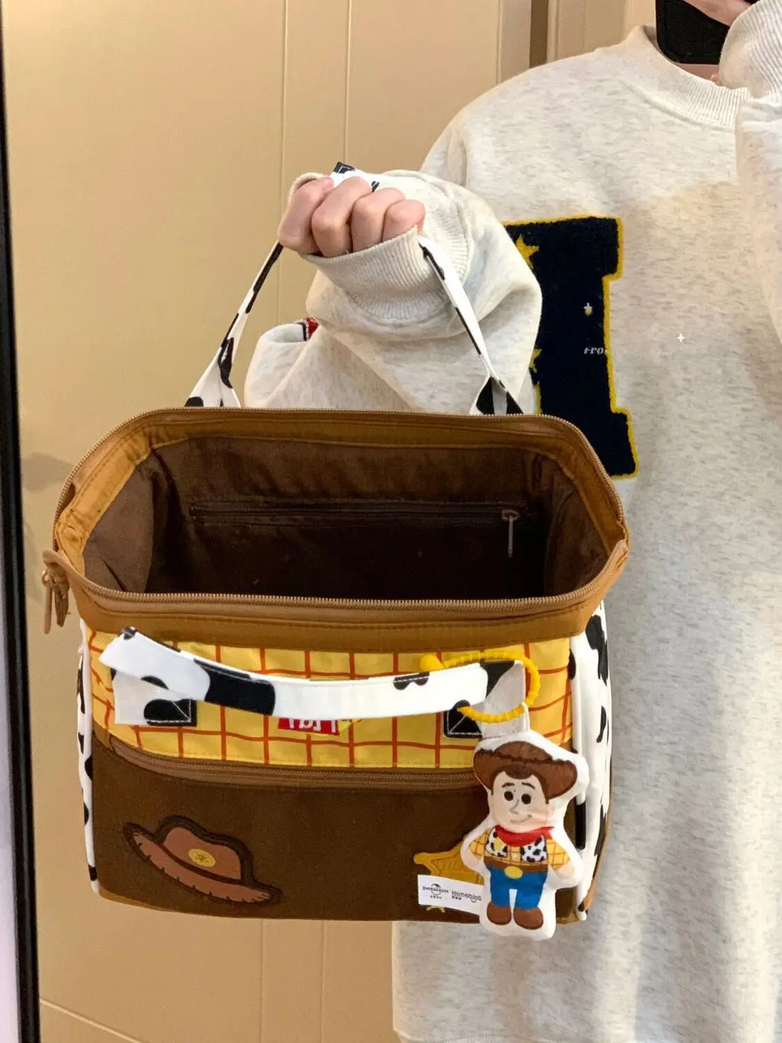 حقيبة يد ديزني باز لايت يير المطرزة، حقيبة كتف ذات سعة كبيرة للنساء، ركاب لطيف #4