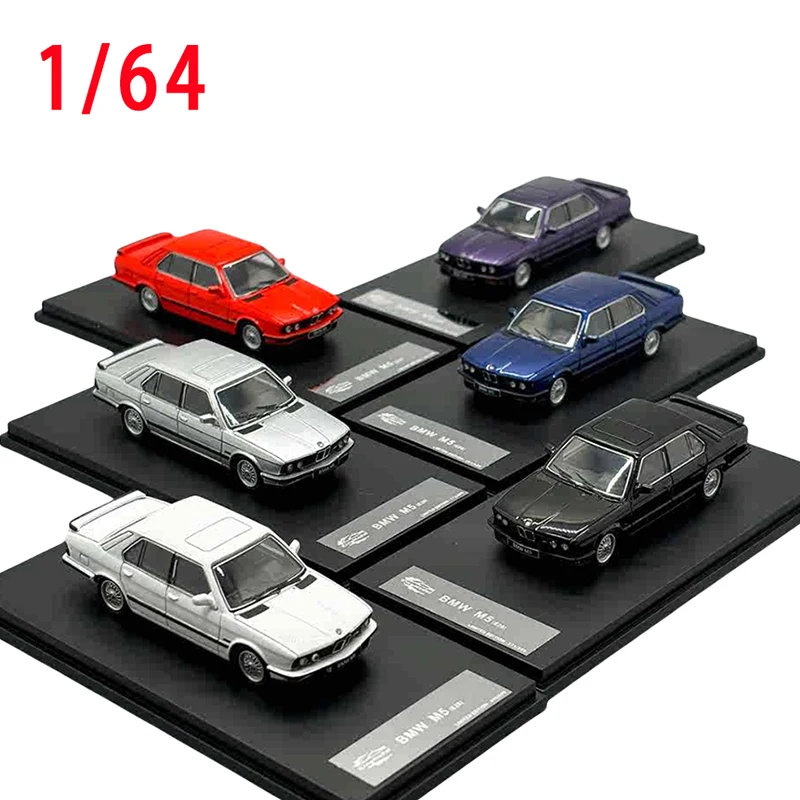 Diecast 1/64 Scale BMW M5 E28 1st Generation Classic SaloonCar Model  Alloy BMW M5 E28 Car Model Collection Ornaments