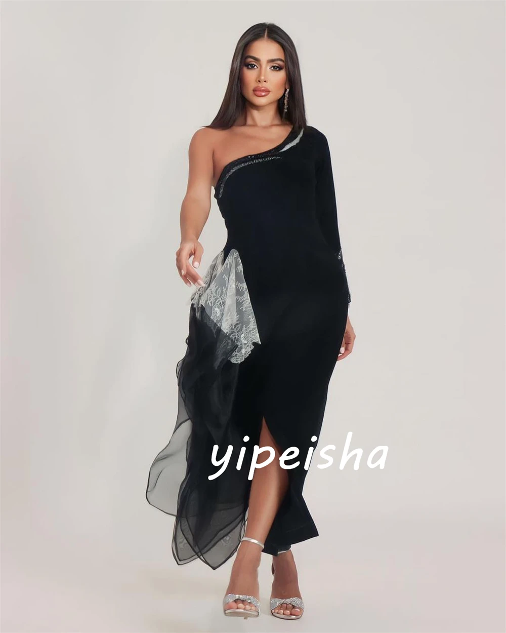 Abiti midi abito da occasione su misura con paillettes in jersey personalizzato con applicazioni di perline increspate da spiaggia a trapezio monospalla