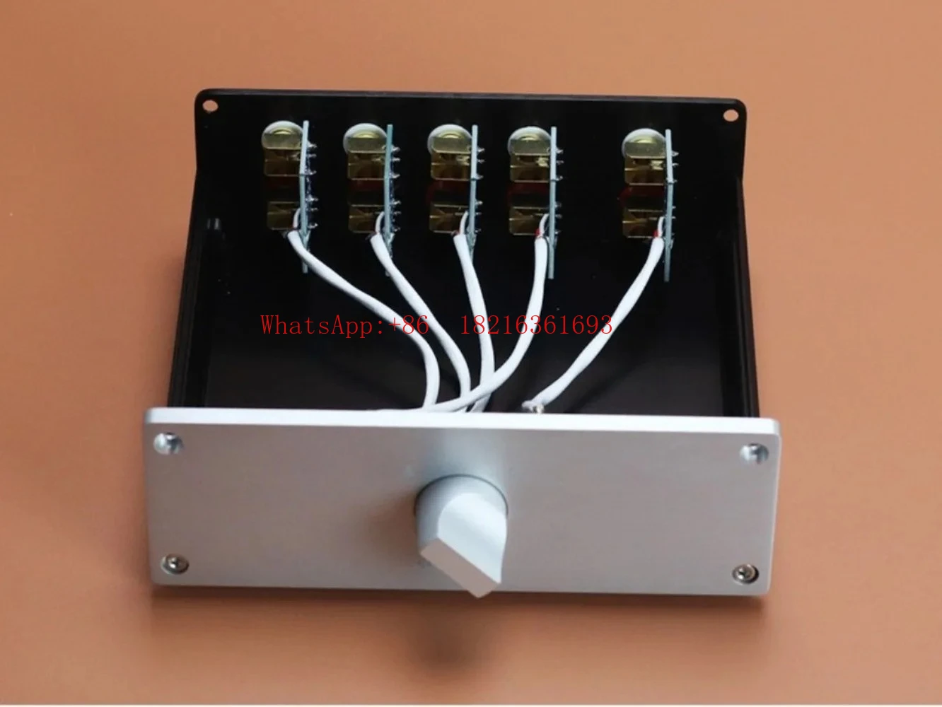 3-in-1 Output HIFI Dual Channel Audio Signal Switcher RCA High-end Audio Distributor Power Manual Switcher