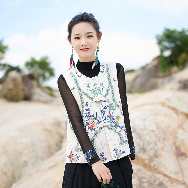 New Chinese Style Women's Embroidered Vest round Neck Buttonless Sleeveless Jacket Traditional Ethnic Fashion Design