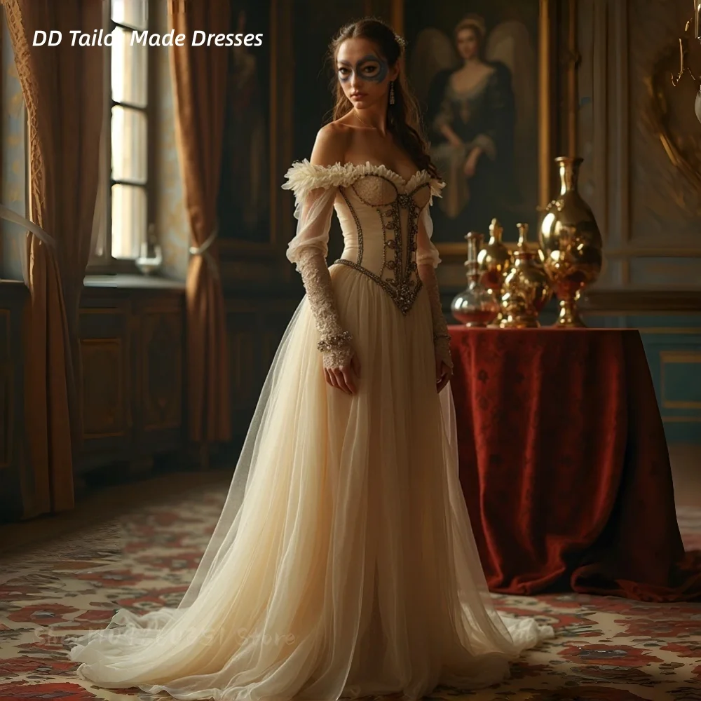 ชุดราตรีสไตล์ยุคกลาง ศตวรรษที่ 15 แบบเปิดไหล่ สีงาช้างเข้ม ผ้าทูลล์ทรงเอไลน์ ยาว ชุดราตรีงานเลี้ยงแบบยุคกลาง  ชุดราตรีสำหรับงานแฟนซี  สามารถสั่งตัดได้สำหรับผู้หญิง