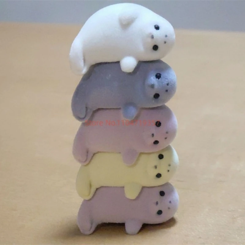 옐 캡슐 토이 귀여운 장난꾸러기 해마들 옷 입혀보자! 푹신한 바다표범 게으른 휴식 놀이 지느러미 발을 가진 해양 포유류 귀여운 피규어