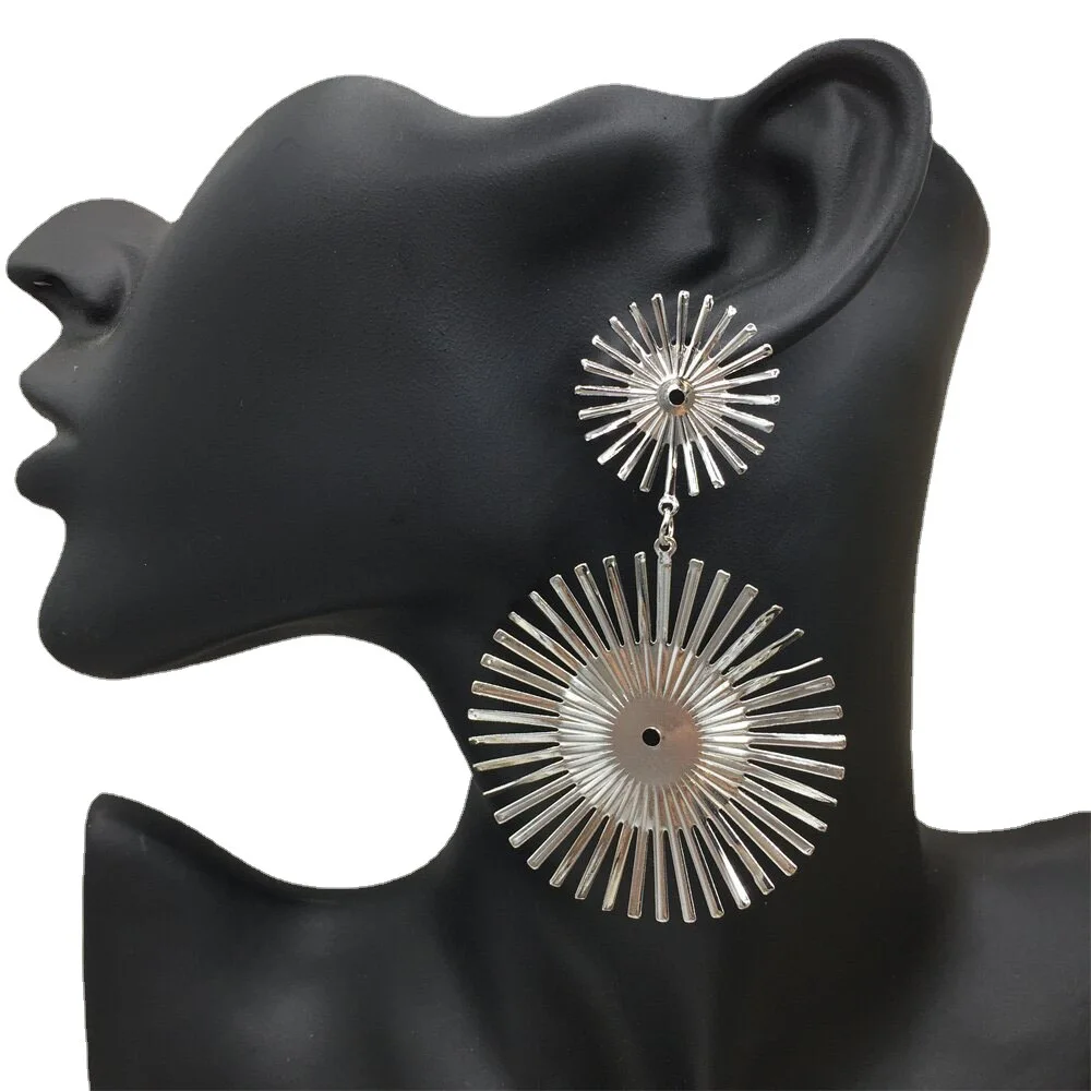 

Fashion Exaggerate Sliver Needle Metal Pendant Stud Earrings Creative Punk Fireworks Irregular Circle Earring Party Jewelry Gift