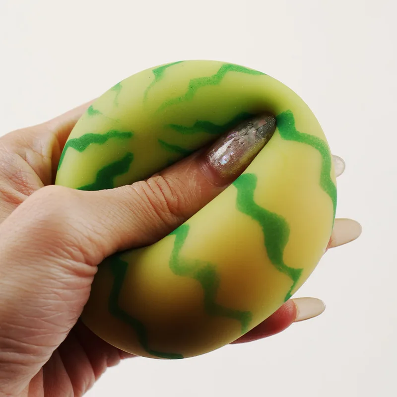 Farbwechselnde Wassermelonen-Squishy, langsam aufsteigendes Stressabbau-Fidget-Spielzeug, kreatives Entspannungs- und Dekompressionsspielzeug zum Quetschen