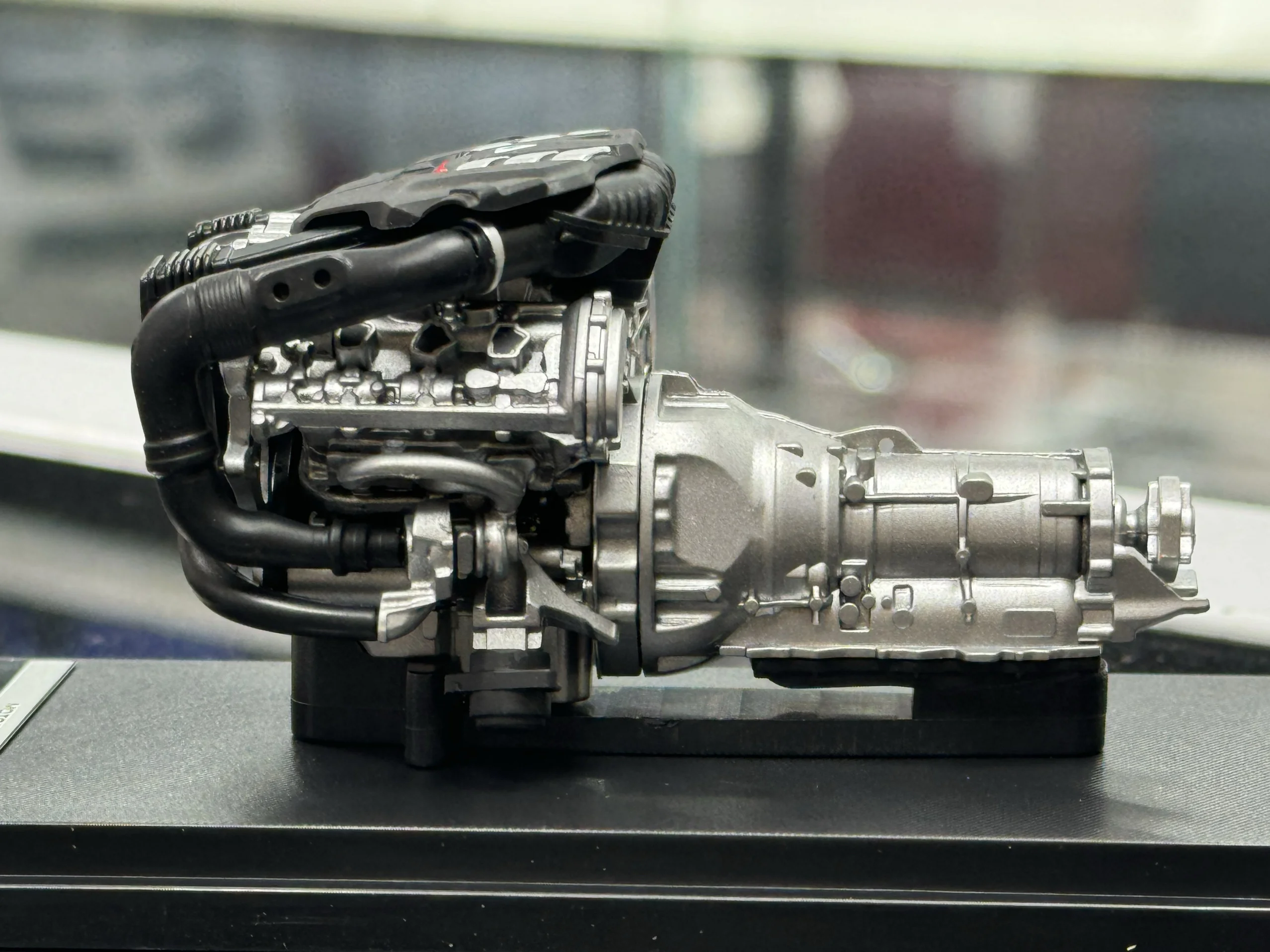 Diecast escala 1:18 motorhelix alfa romeo gta v6 motor modelo de carro de plástico brinquedo colecionável presente lembrança exibição ornamento