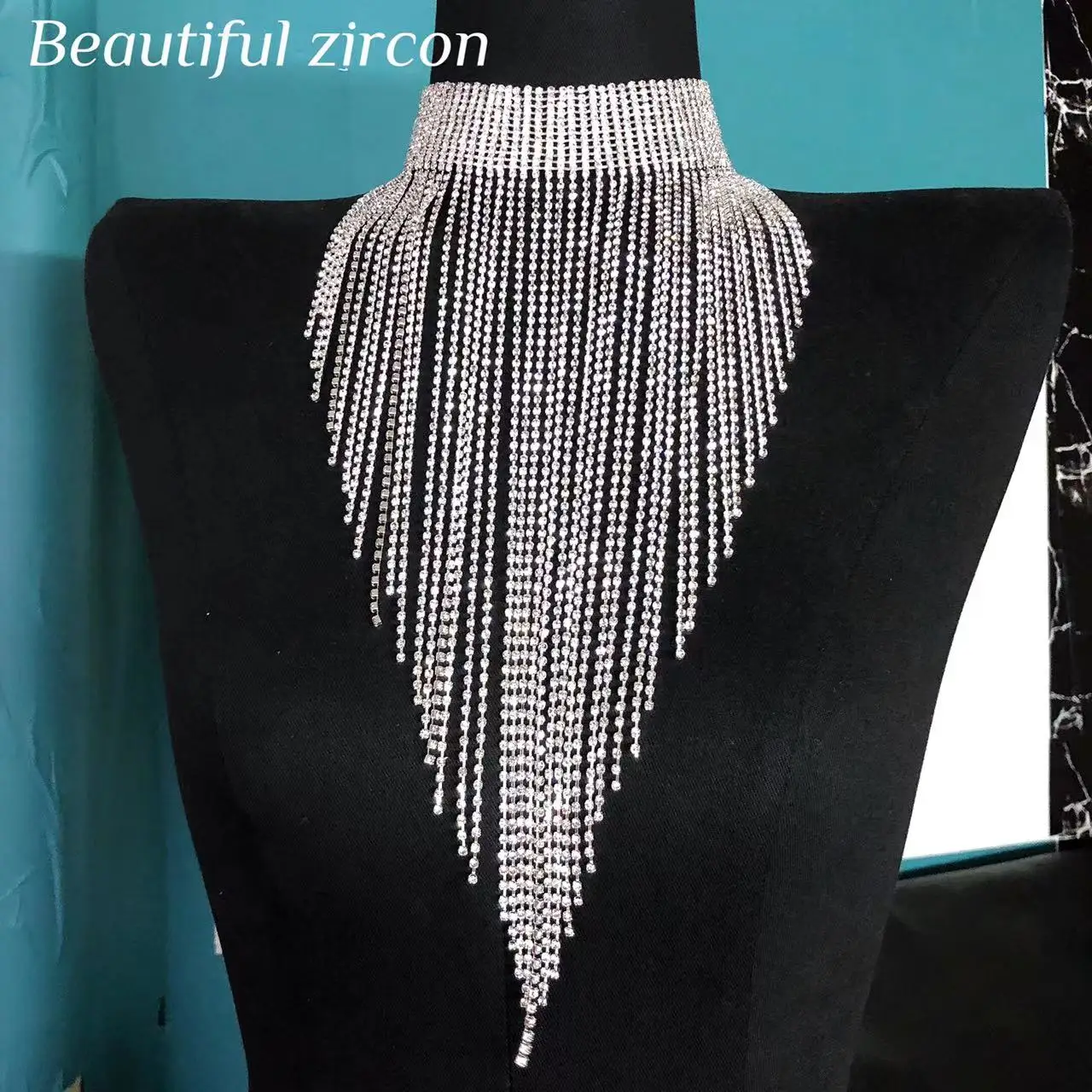 Fashion long tassel women\'s necklace shiny crystal with low collar dress necklace exquisite jewelry Rhinestone birthday gift