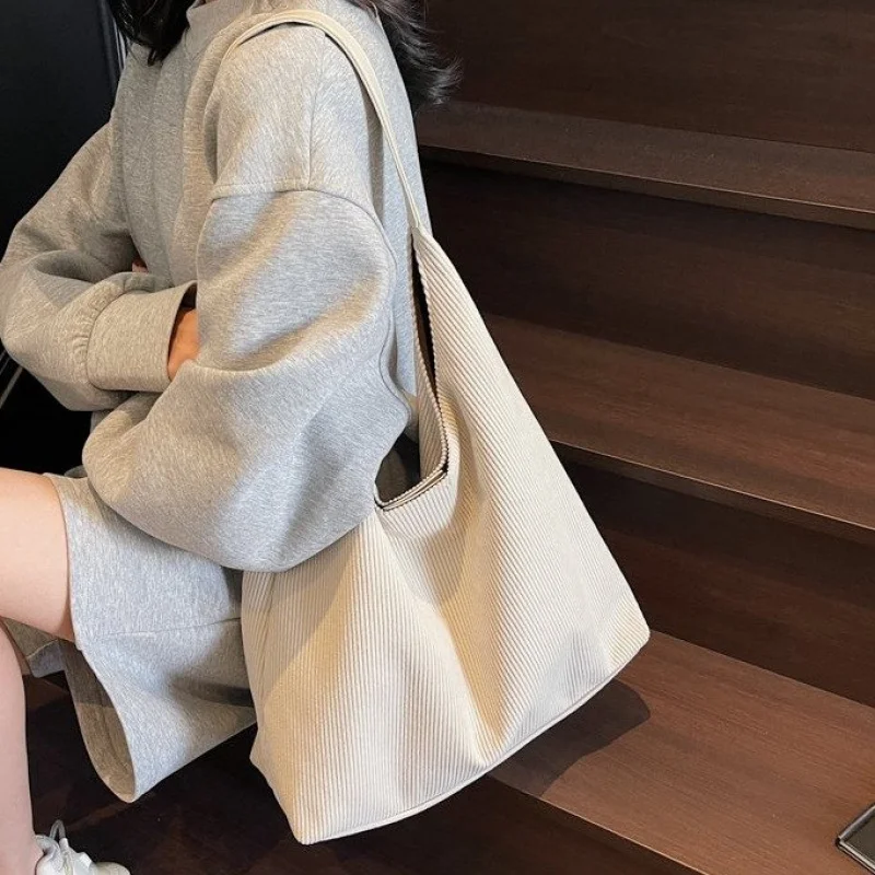 

Современная-элегантная новинка 2025 года, женская роскошная брендовая кожаная сумка-тоут, известный дизайнер, повседневная, популярная, элегантная ​