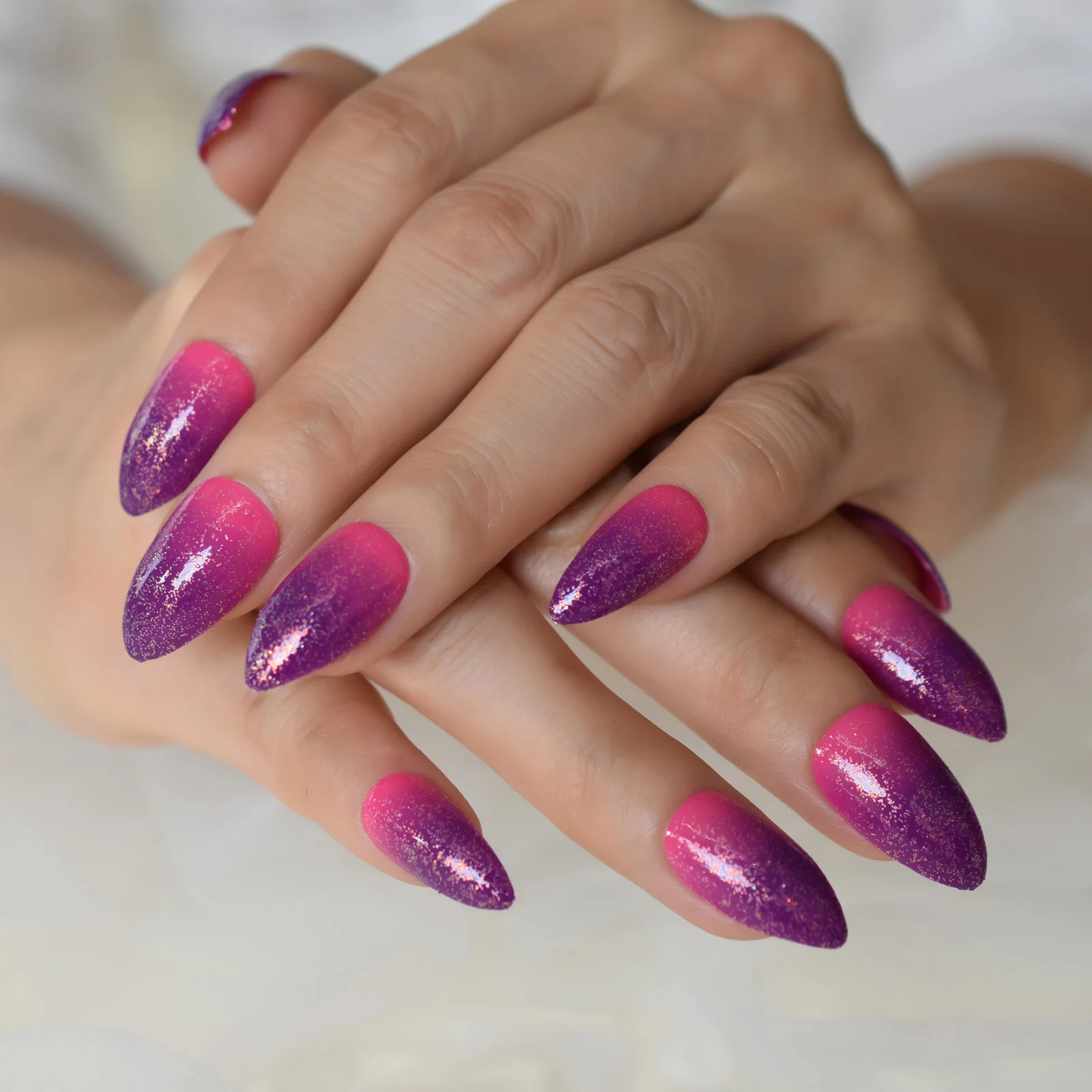 Glossy Ombre Purple Pink Medium Press on Nail Glitter Fake Nail Full Cover Stiletto False Nail Salons Party Wear Tips for Women