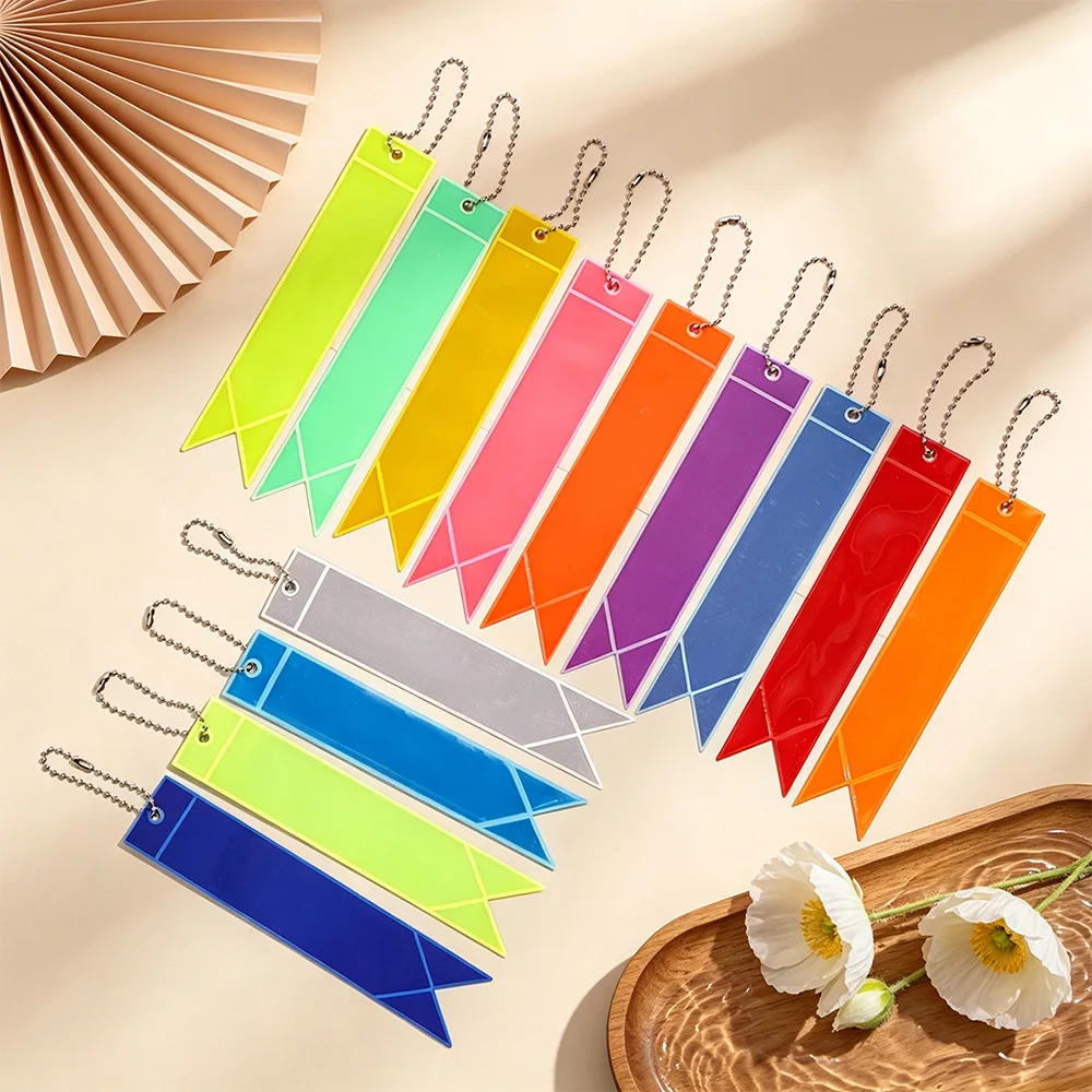 1PC Pendant Bag Keychain Adults Children Auto Decoration Reflective Keychains Reflective Strip Car Keyrings Reflective Pendant