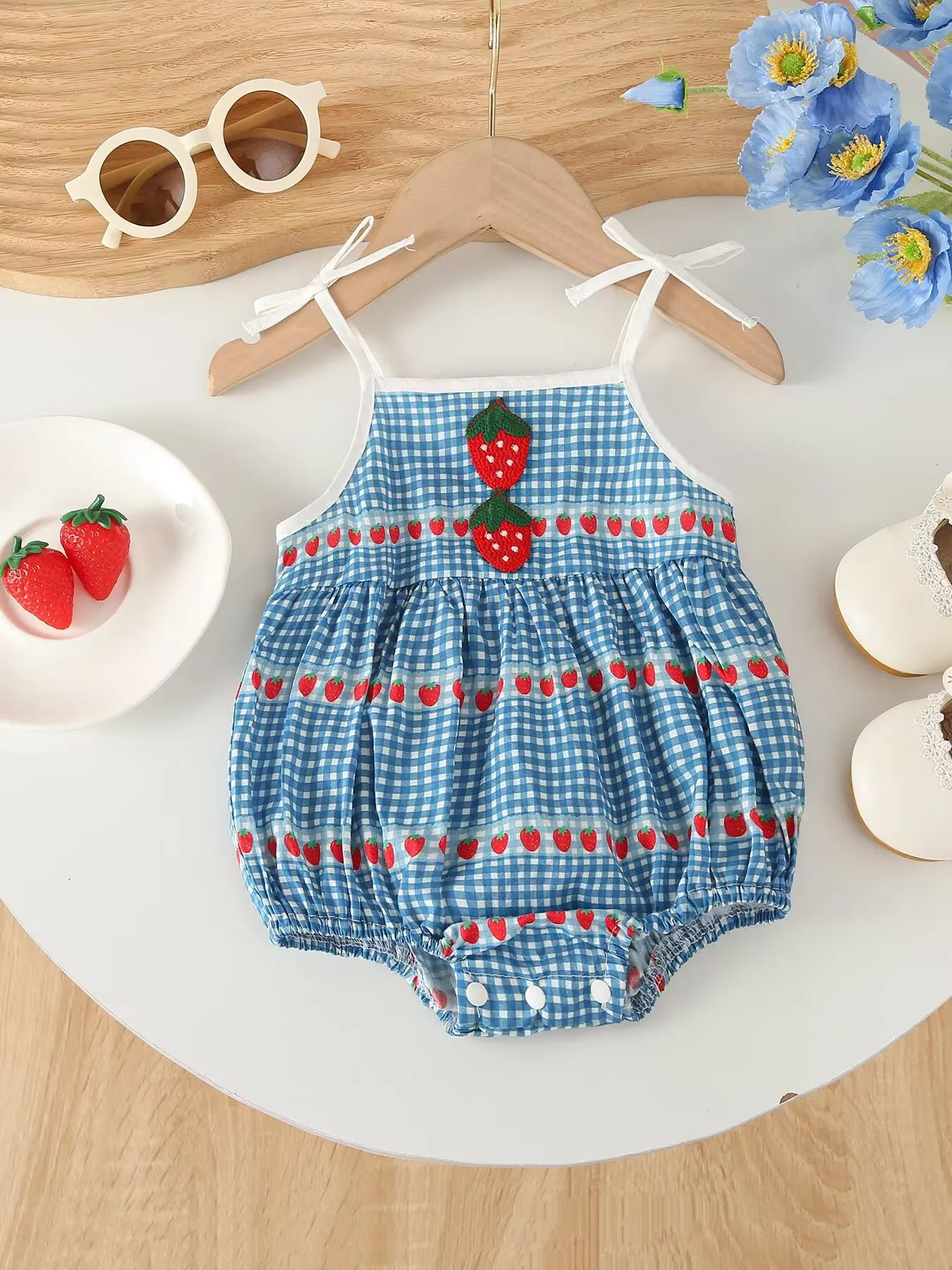 

Infant Baby Girl Strawberry Vests Bodysuit Summer Sleeveless Rompers Princess Style Cute Outfits baby clothes 100% cotton