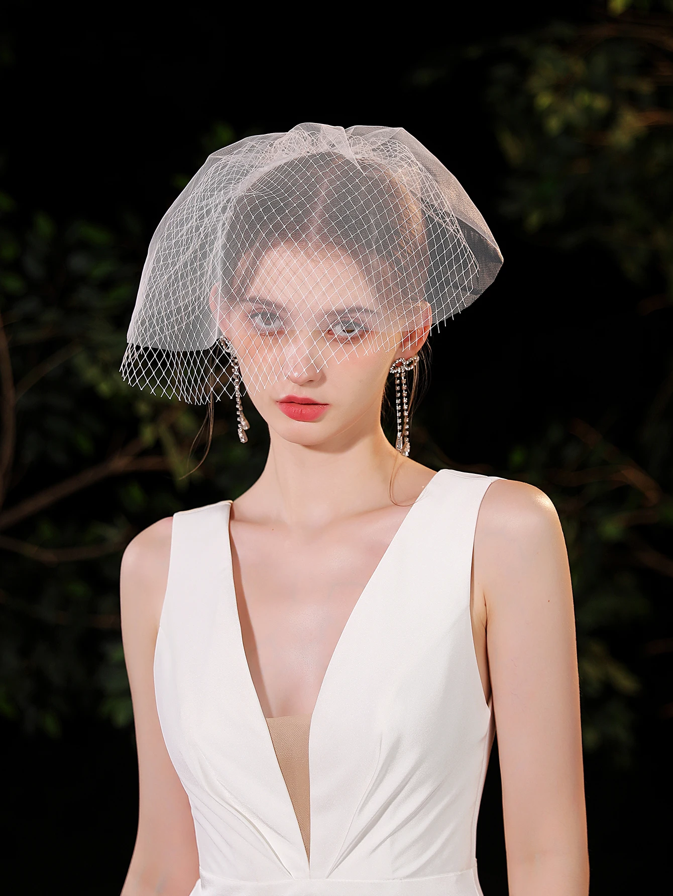 

Bridal Veil Full Of Elegant Brief Style Ladies' White Blusher Wedding Veil Suitable For Ball Party