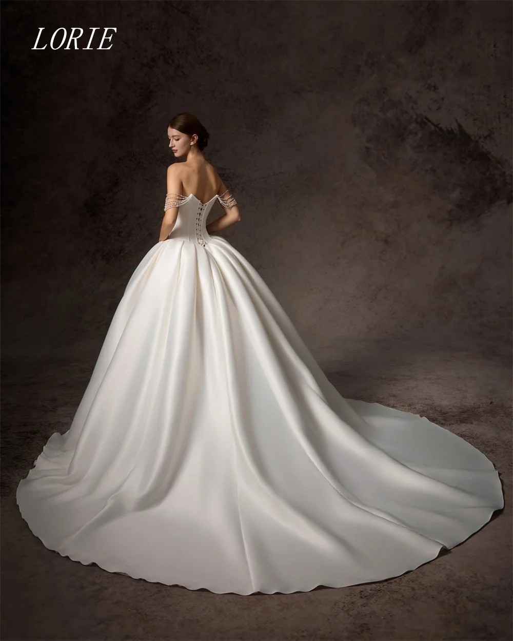 LORIE فستان زفاف فاخر على شكل حرف A بأربطة بدون حمالات فساتين زفاف دانتيل مطرز بالخرز بدون أكمام ثوب زفاف مخصص 2026