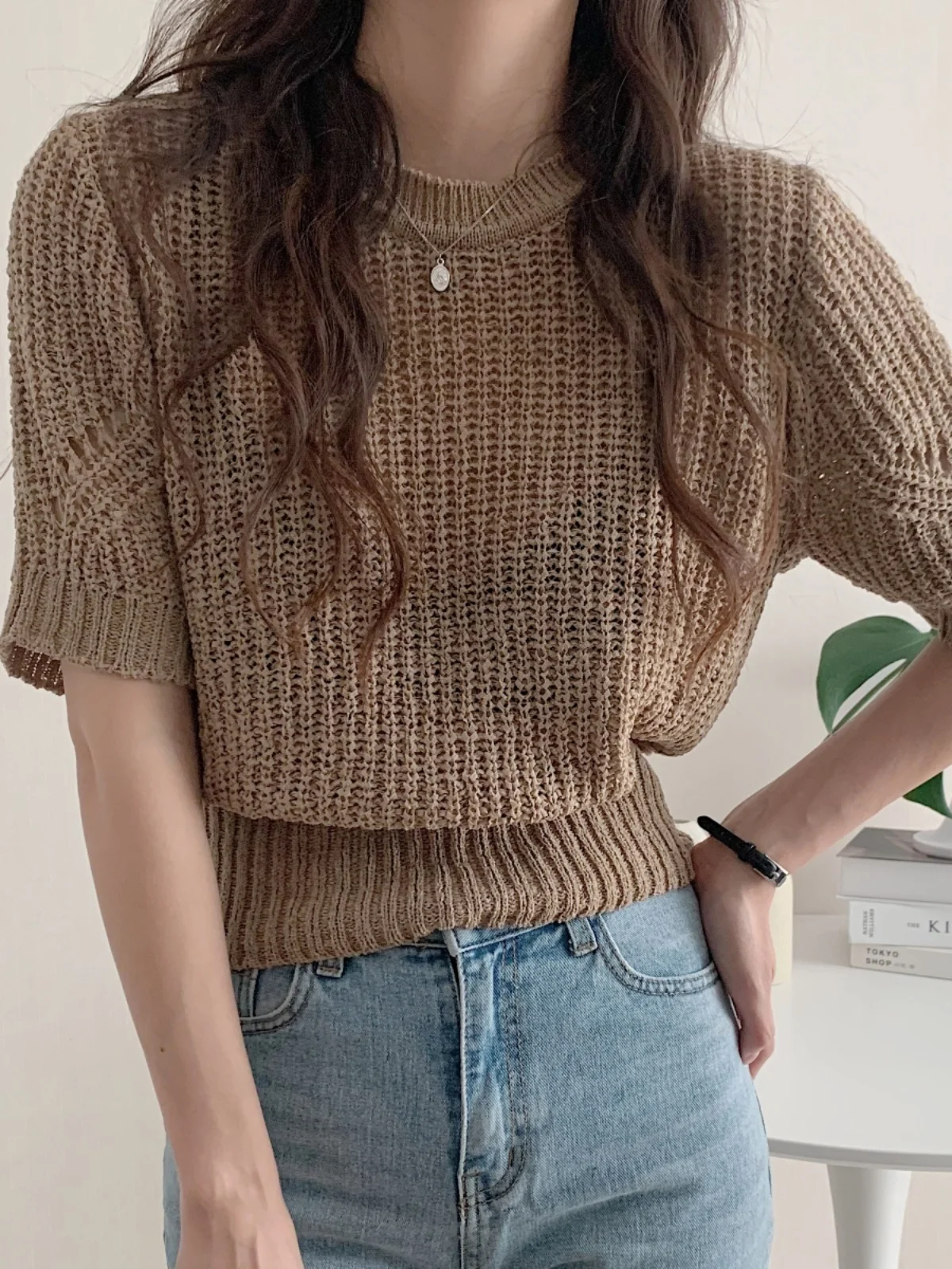 Chique verão oco para fora ort sve malha gelo seda fina redonda ne cor feminino topo coreano sle bolha sve camisola