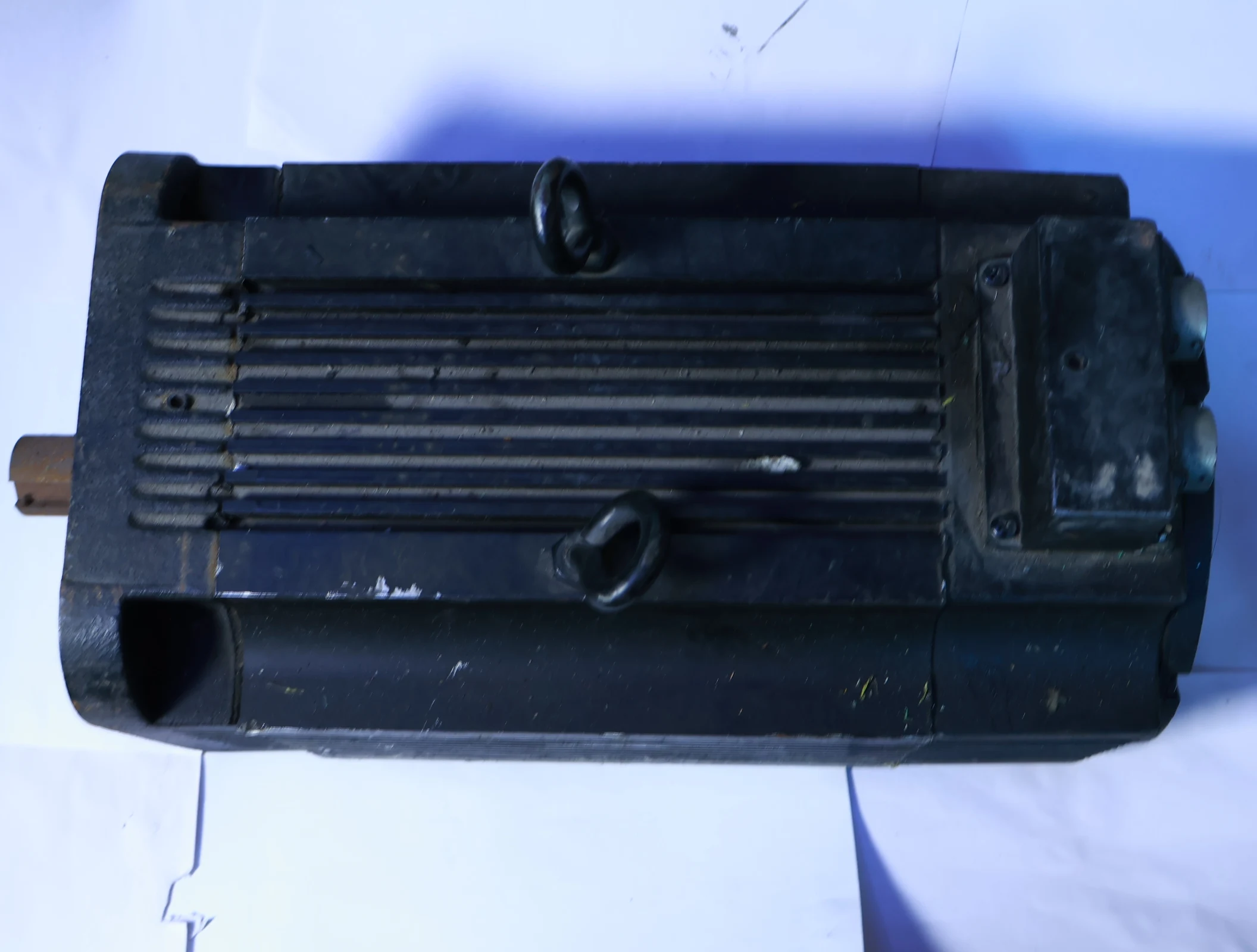 

Б/у серводвигатель 1326AB-B720E-M2L для Allen Bradley 1326AB-B720E-M2L