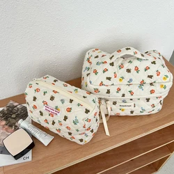 Ins Cosmetic Bag Large Bear Flower custodia in cotone trapuntato custodia con cerniera Design Flip Tote borsa da toilette borse per il trucco da viaggio Neceser nuovo