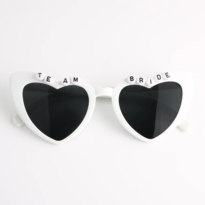 Herzförmige Sonnenbrille für Hochzeit, Braut, Brautjungfer, Geschenk, Junggesellenabschied, Gastgeschenke, Braut-Squad-Brille, 12/24/36/48/60 Stück – Detail 12