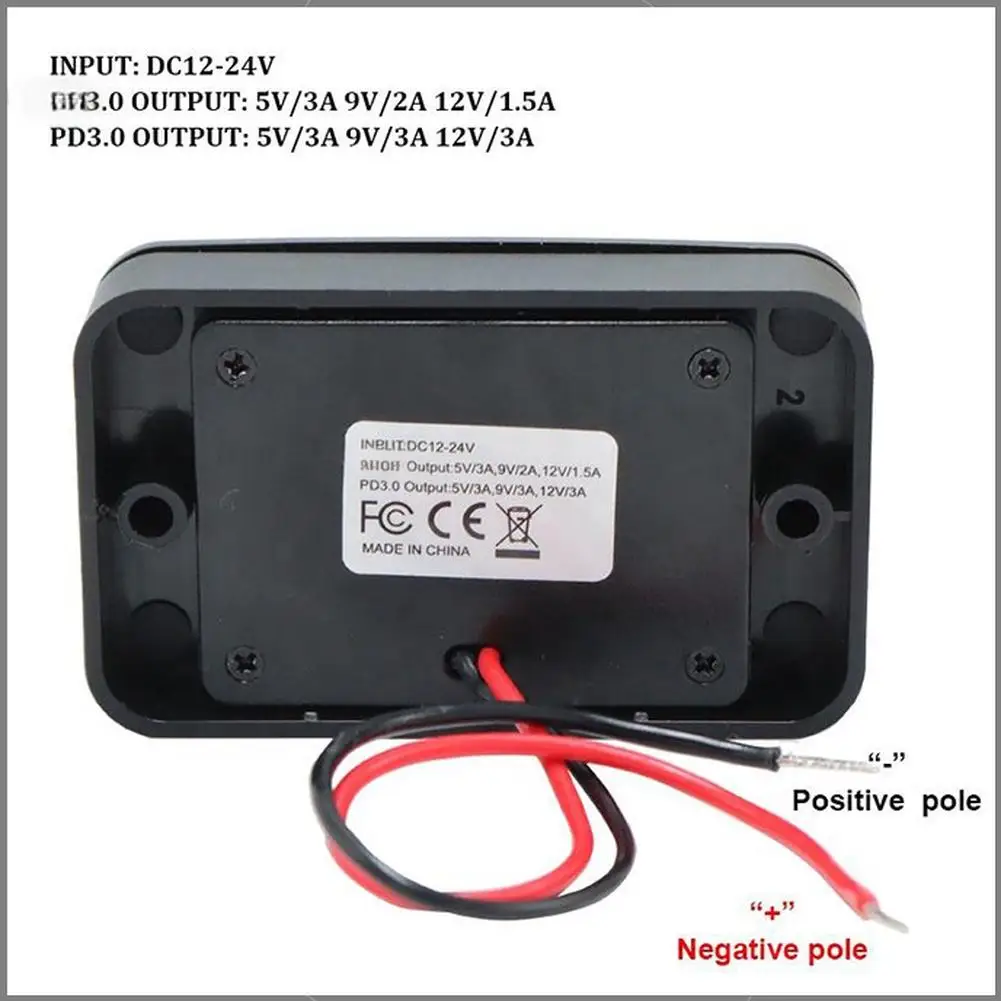 Pengisi Daya Mobil Empat Port dengan Pengisian Cepat Dual PD Dual USB dan Tampilan Tegangan Cocok untuk Mobil, Kapal Pesiar, dan RV