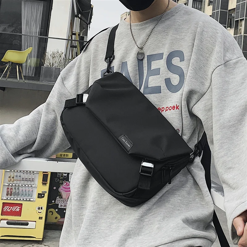 Borsa da uomo Casual a tracolla nuova tendenza spalla tinta unita stile coreano semplice Messenger tutto-fiammifero