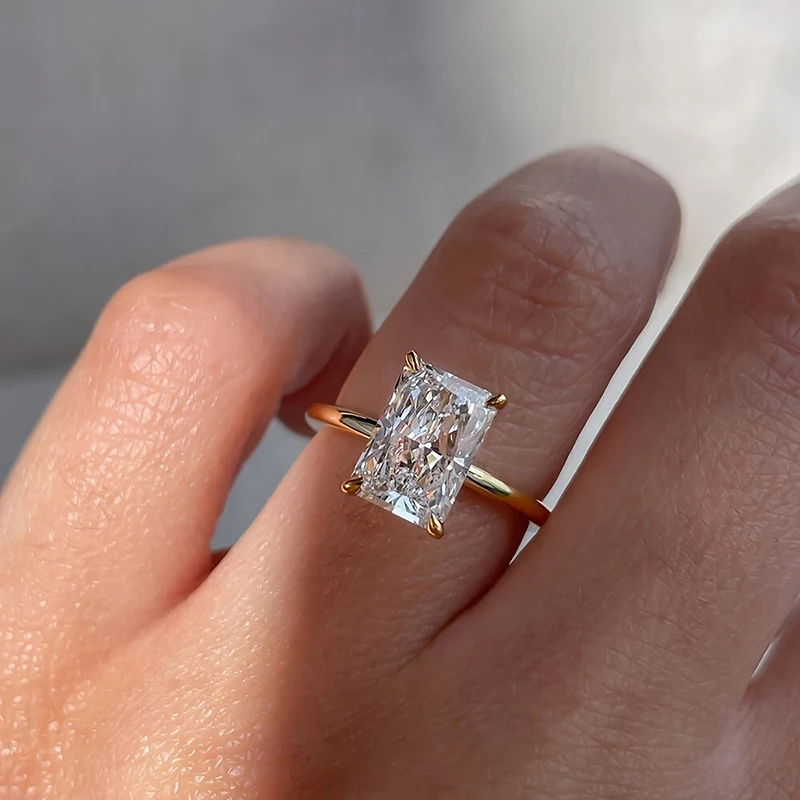 Huitan zierliche, funkelnde Ringe mit rechteckigem CZ, frisches, stilvolles Verlobungszubehör für Frauen, schicker, glänzender, moderner Partyschmuck