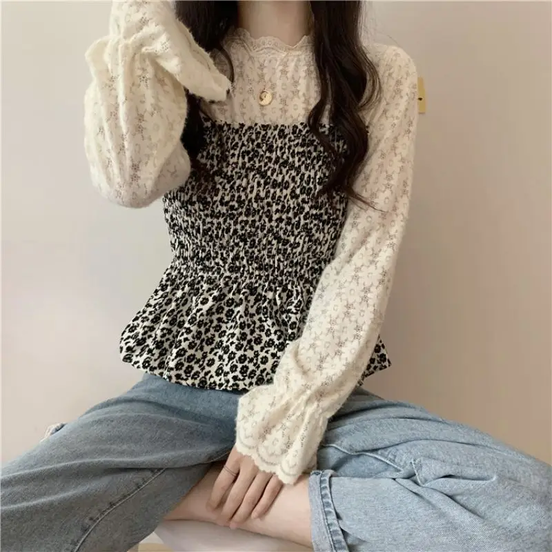 Mori Girl Style O-Neck Lace Print Patchwork Flare Sleeve Women Blouse Hollow Out Folds Pullover French Long Sleeve Inside Top