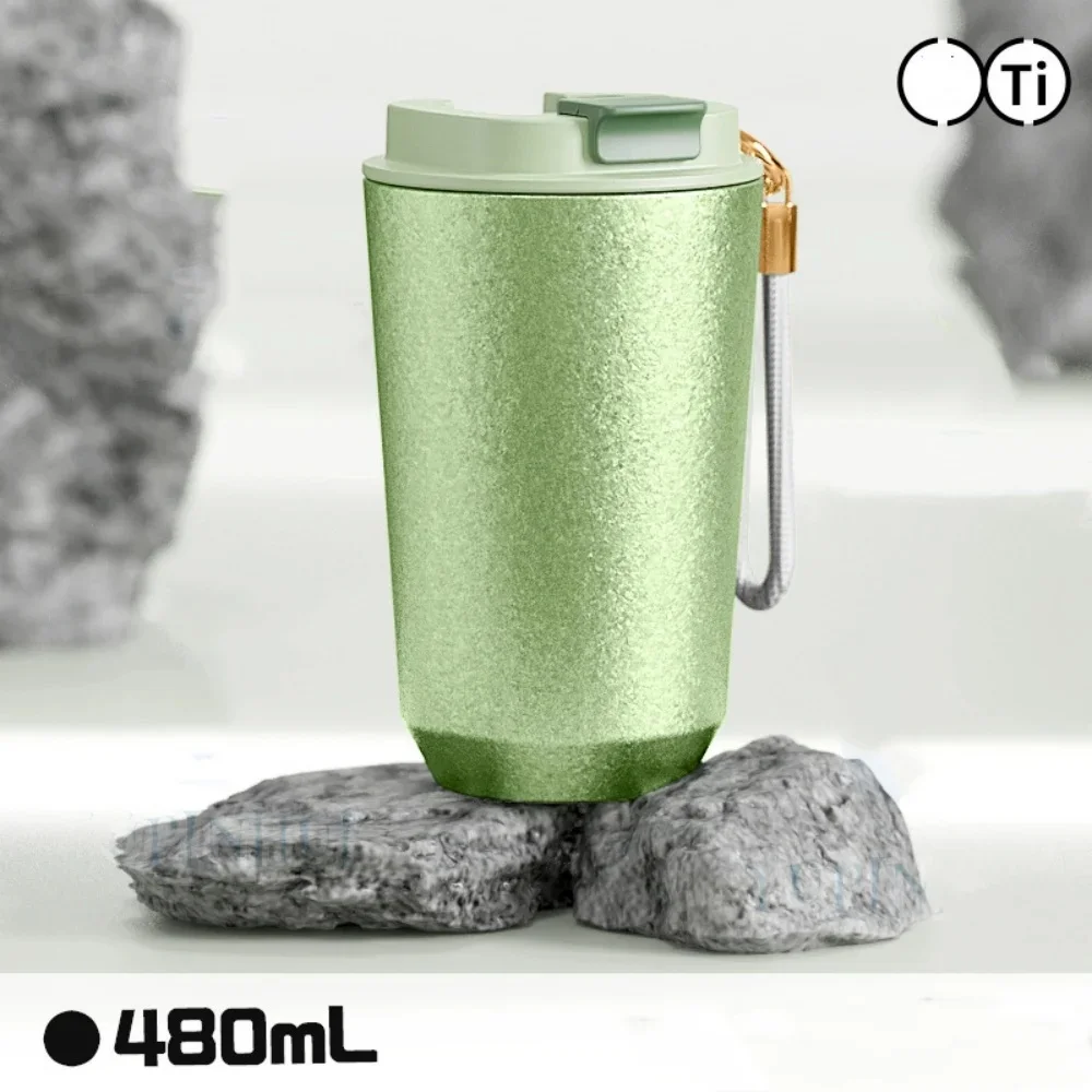 再利用可能なチタンライナータンブラー、蓋付きトラベルコーヒーマグ、二重壁断熱魔法瓶、温冷両用、漏れ防止