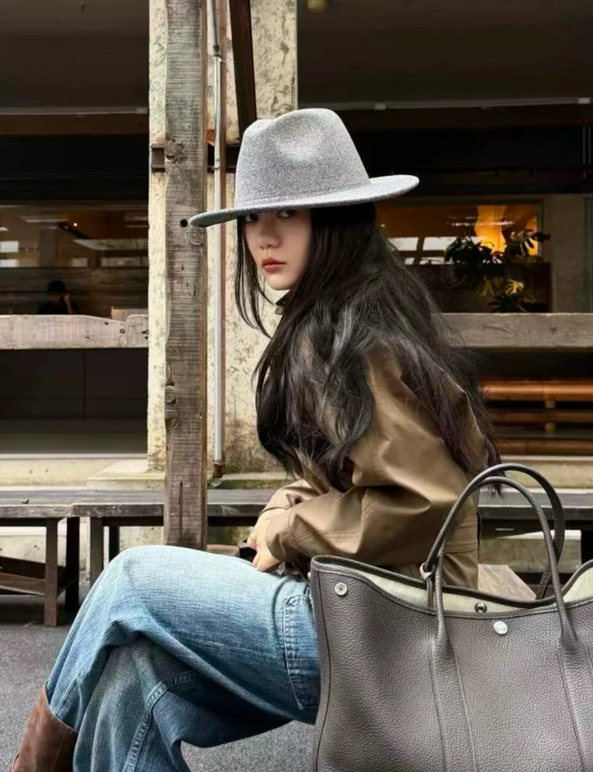 chapeau-en-feutre-de-laine-australienne-gris-fume-retro-chapeau-de-jazz-polyvalent-et-elegant-pour-femme-amincissant-le-visage-nouvelle-collection-automne-hiver