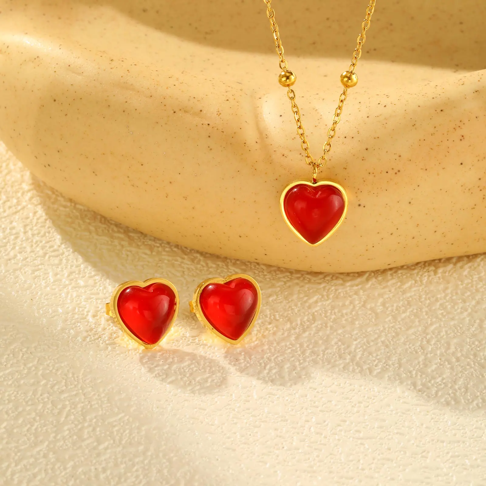 

Fashion Heart-Shaped Pendant Necklace for Women,Stainless Steel Bead Chain Red Resin Necklaces,Gold Color Jewelry Gifts