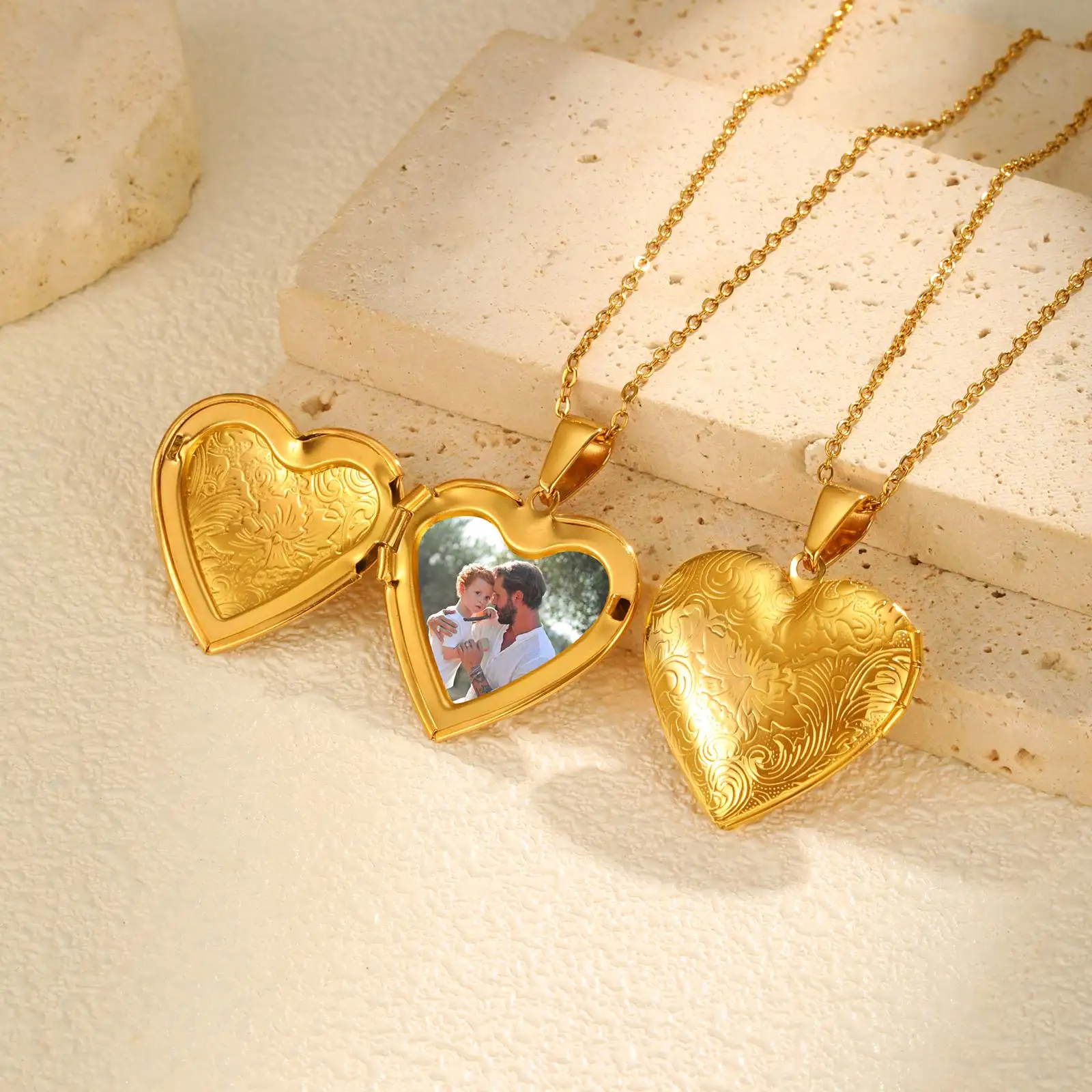 

Free Photos Customed Pendant Necklace for Women,Heart-shaped Necklaces,Custom Photos of Family Friend Lover,Classic Jewelry Gift