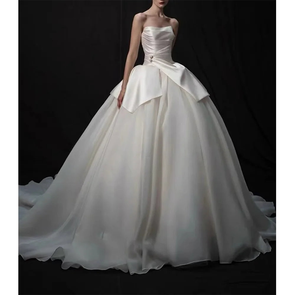 

Glamorous Women Wedding Dress Strapless Sleeveless Summer Ball Gown Button Design Backless Bridal Wear