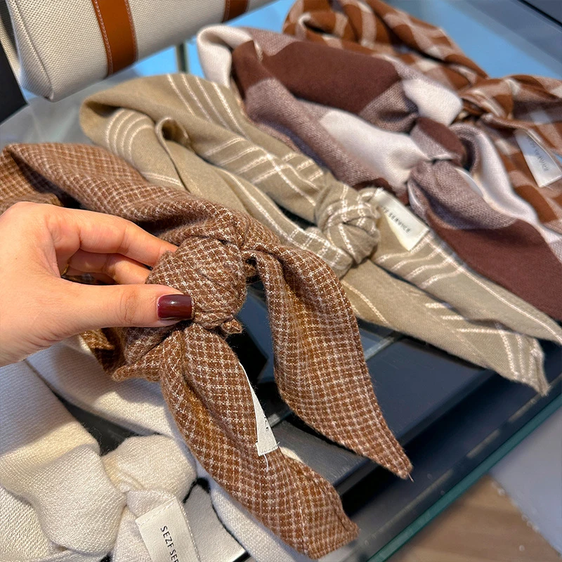 Brytyjsko-koreańska trójkątna chusta damska ciepły szal otulający głowę zimowa moda damska kaszmirowe poncho szalik etola