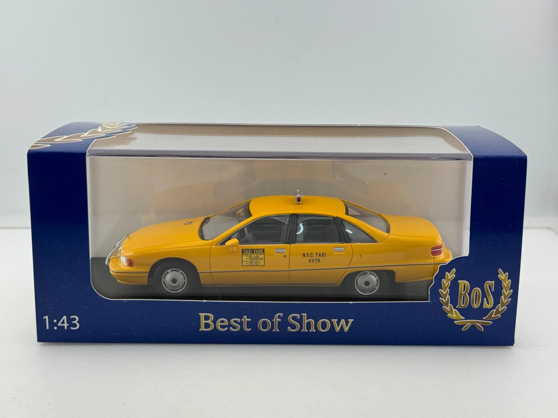 

Литой под давлением BOS масштаб 1/43 CHEVROLET CAPRICE американский такси модель автомобиля из смолы Коллекционная игрушка в подарок сувенир дисплей орнамент
