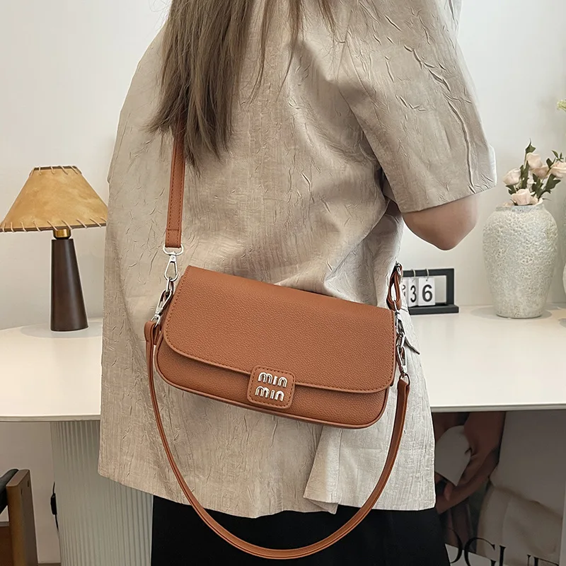 

New 2025 Spring And Summer European And American Ladies Bag Shoulder Slung Small Square Bag Fashion High-quality Texture Macaroo