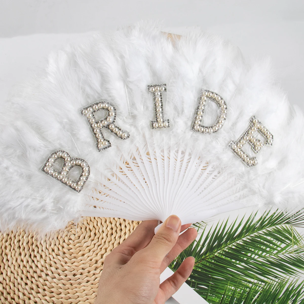 

1pc Bride Pearl White Feather Fan Vintage Handheld Fan For Bachelorette Party Decor Wedding Decoration Bridal Shower Decor