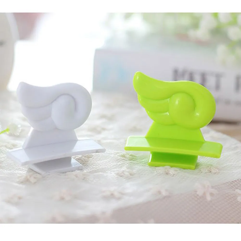 White Toilet Seat Lifter Seat Lid Anti-Dirty Cover Wings Shape Toilet Cover Avoid Touching Sanitary for Elderly