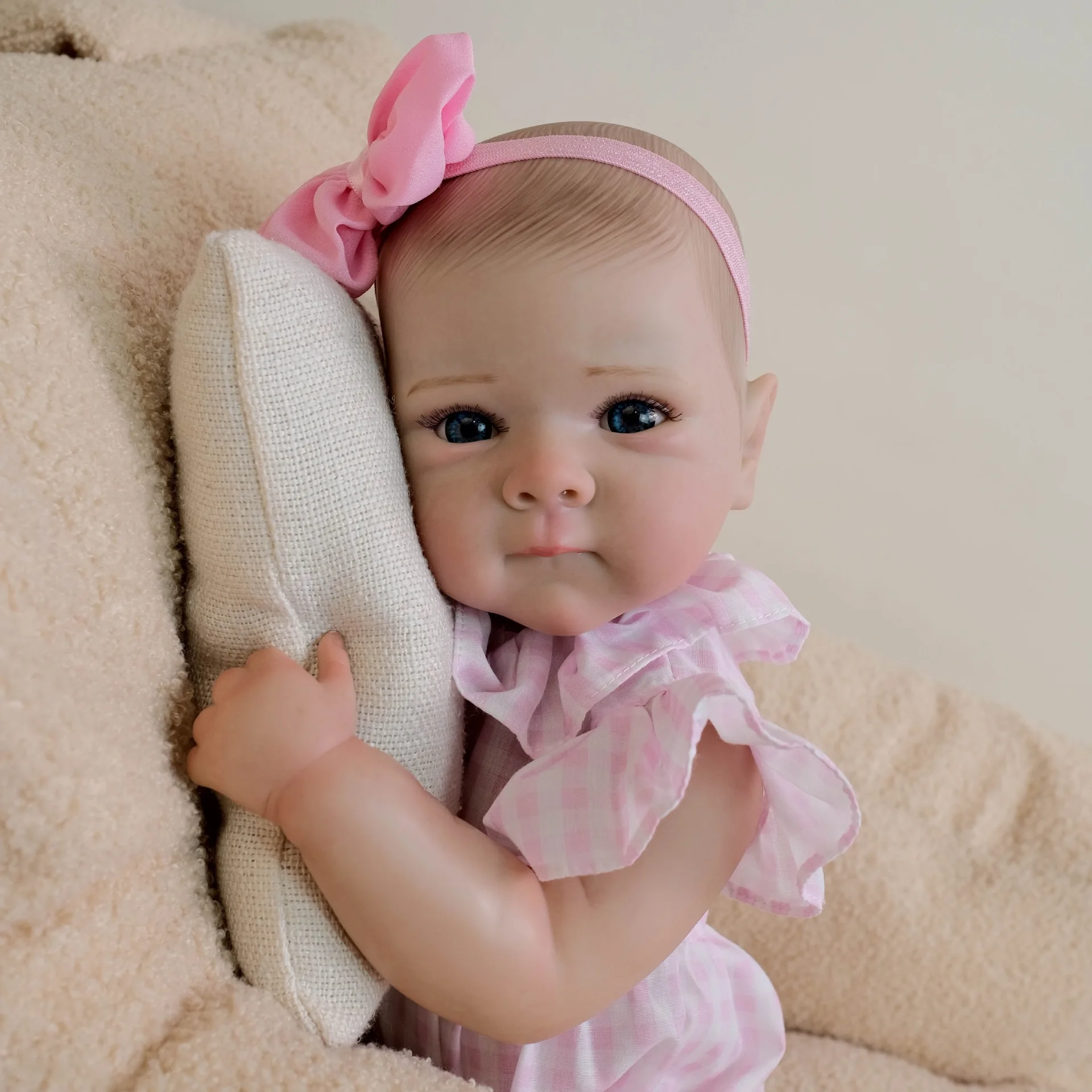 48CM Bettie levensechte herboren pop in geruite onesie - volledig vinyl zacht lichaam en realistische huidtextuur, perfect cadeau voor Kerstmis