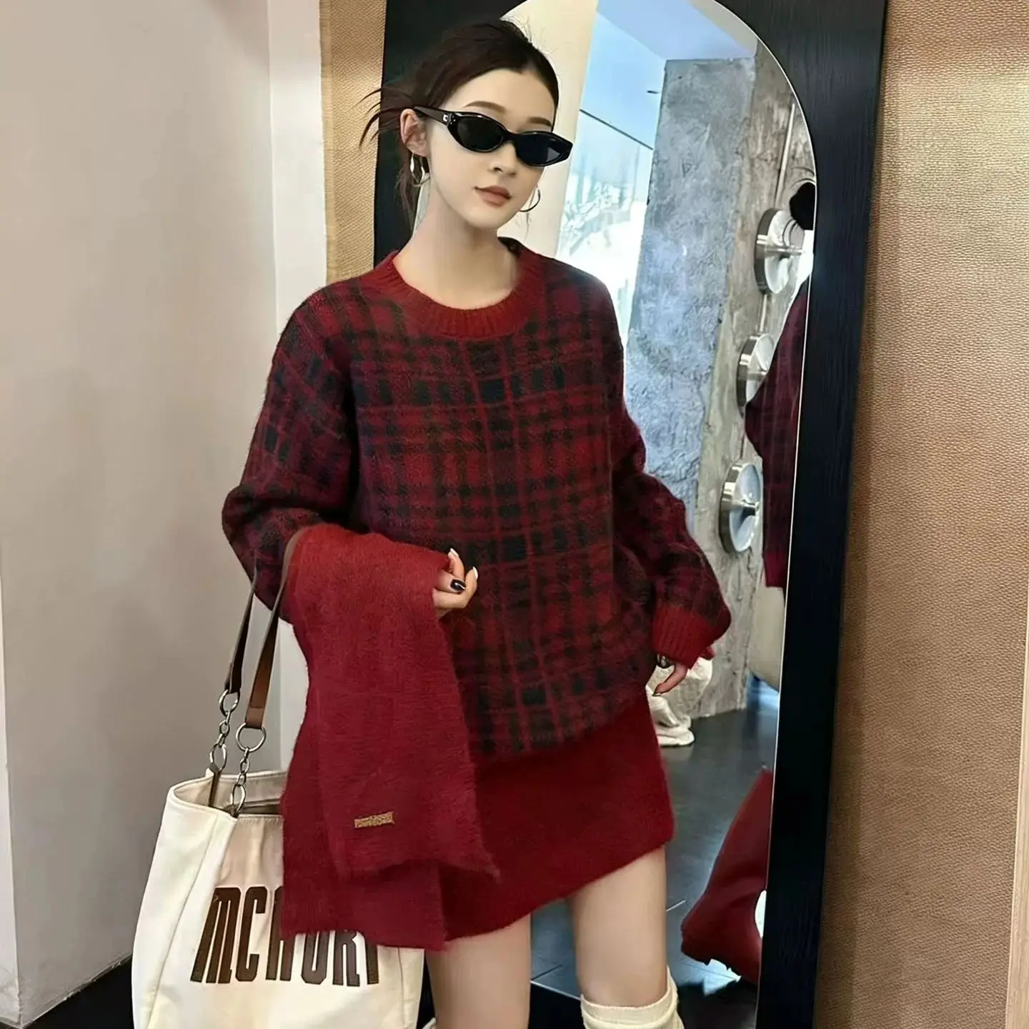 

Autumn/Winter 2pcs Set Vintage Fried Dough Twists Round Neck Long Sleeve Sweater Warm Scarf Shorts Casual Three Piece Set