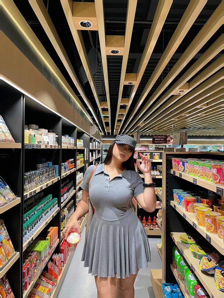 Camicia estiva da donna di grandi dimensioni con scollo a POLO nero Abito corto a vita alta A-line Moda che riduce l'età Abiti versatili che riducono l'età