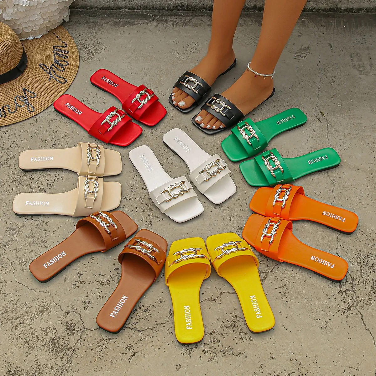 Damen Glänzende PU-Sandaletten mit eckiger Zehenpartie, rückenfreie Slipper, rutschfeste Sommerschuhe, Größen 35-44, Freizeitschuhe für Damen – Detail 7