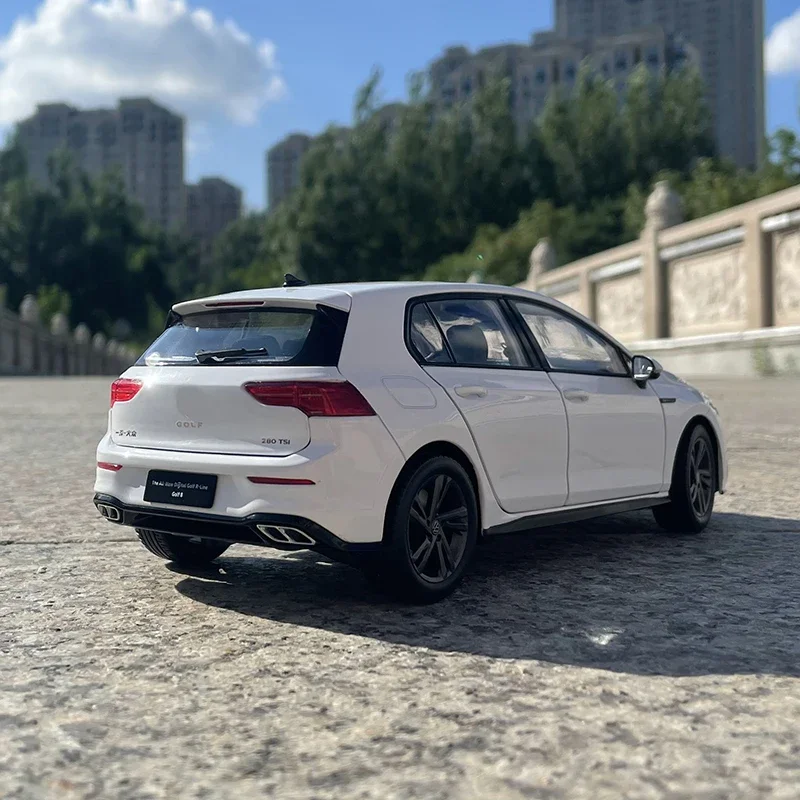 

1/18 Golf R-Line 8 Generation Vehicle Diecast Alloy Car Model High Simitation Ornaments Boy Gift Toys Collection