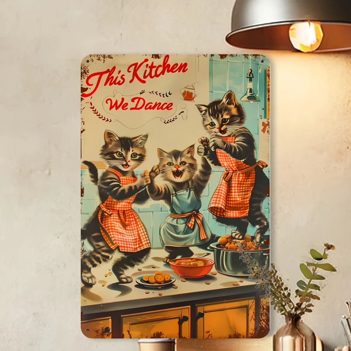 

Металлическая винтажная табличка с танцующими кошками, 8x12 дюймов - идеально подходит для домашнего декора, спортивных баров и гаражей.