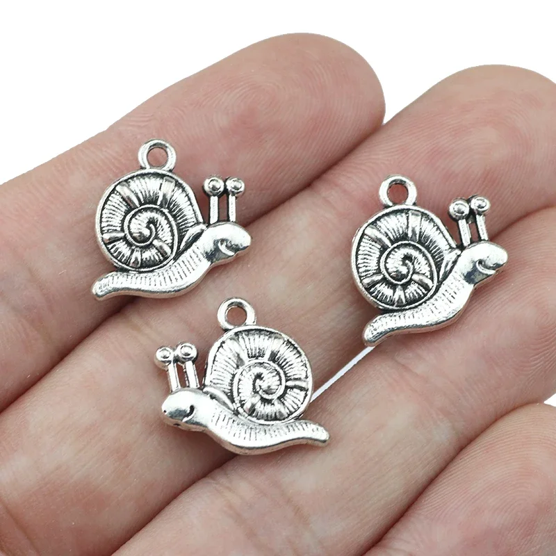 15Pieces/lot 15*16mm Alloy Cute Animal Snail Charms Antique Silver DIY Keychain Neckalce Pendant Accessory