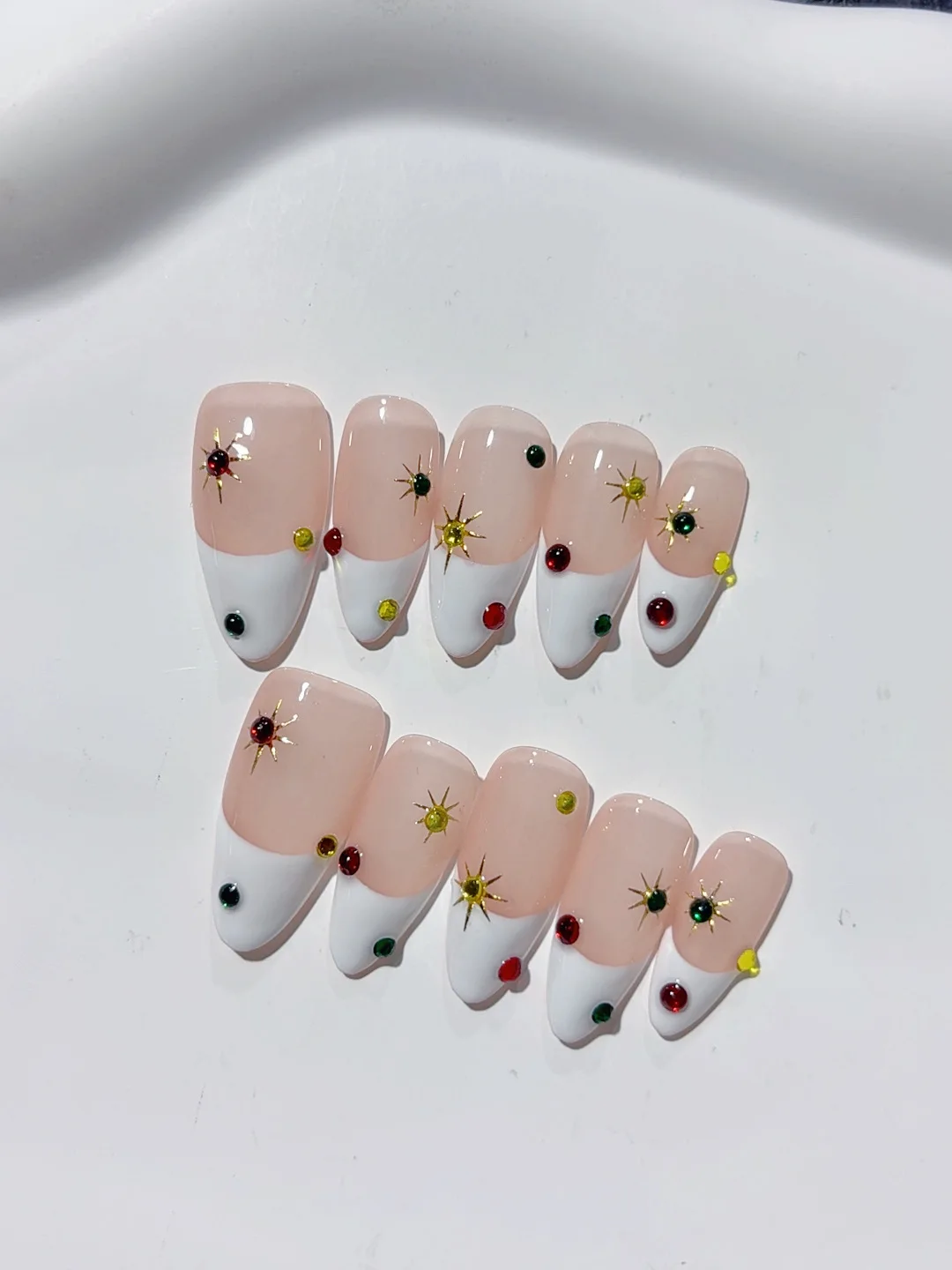 

French Diamond-Encrusted Simple Nail Art Fashion Manicure (B115)