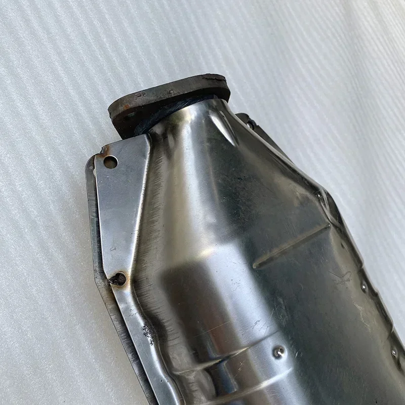 Car Parts Exhaust Three Way Catalytic Convert Assay Pipe Compatible With Mitsubishi Pajero Montero Shogun 6470 V31 MB112456