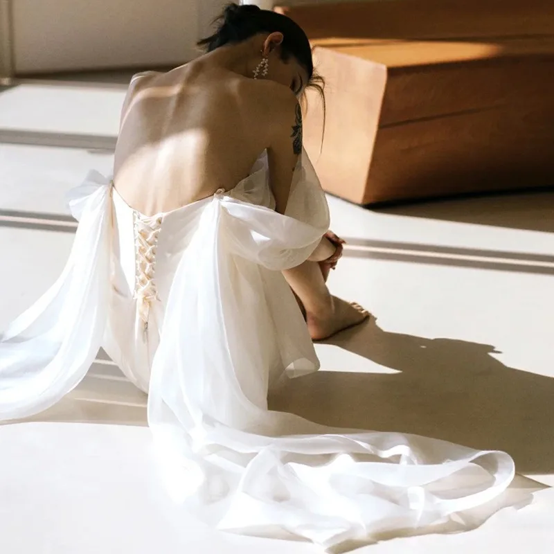 GIYSILE カスタマイズされたファッションセクシーなライトウェディングドレスショートスーパーフェアリーホワイトドレスチューブトップワンショルダーオーガンザパーティースカート