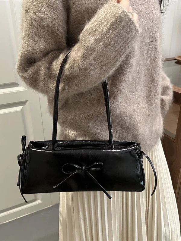 Fashionable Women's Spring 2026 Commuter Bag Elegant Simple Design Underarm Single Shoulder French Bread Bag Casual Style